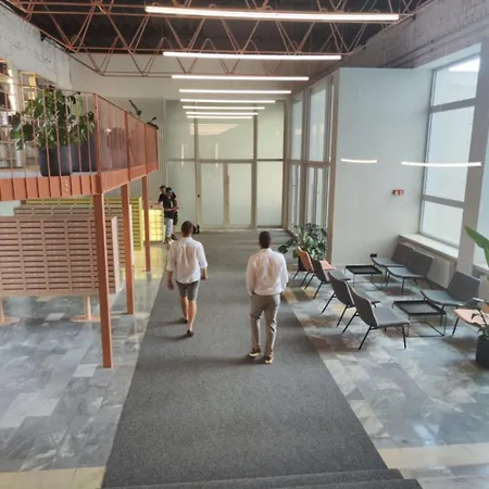 Axiom - Zenith Iv - Netflix, Hbo, Champagne Appartement