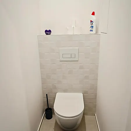 Axiom - Zenith Iv - Netflix, Hbo, Champagne Appartement *