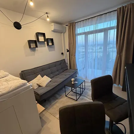 Axiom - Zenith Iv Apartman