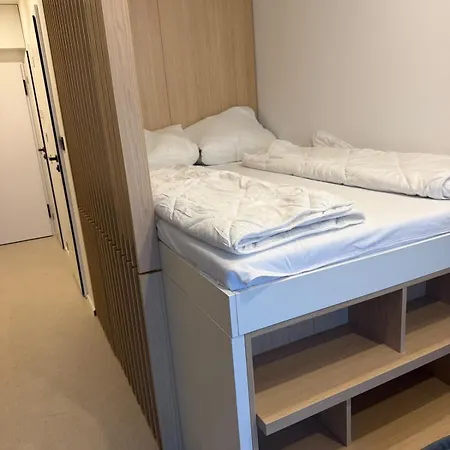 Axiom - Zenith Iv Apartman *