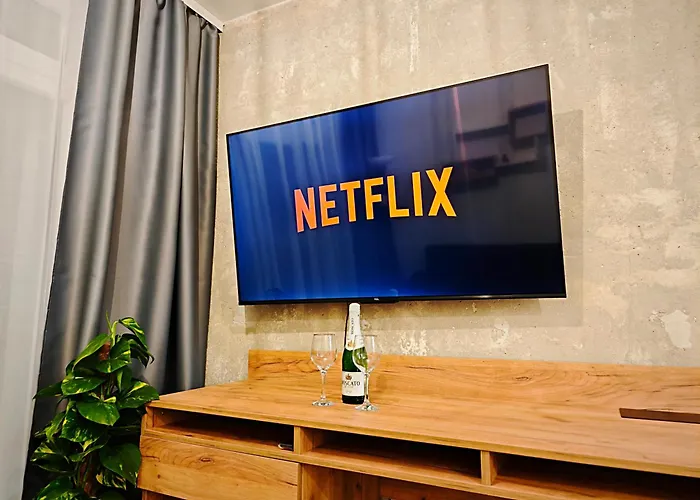Axiom - Zenith Iv - Netflix, Hbo, Champagne