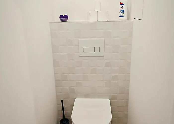 Axiom - Zenith Iv - Netflix, Hbo, Champagne Lägenhet *